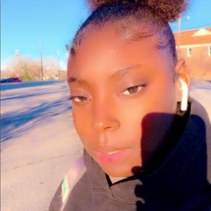 Meet your Posher, Jadaisha